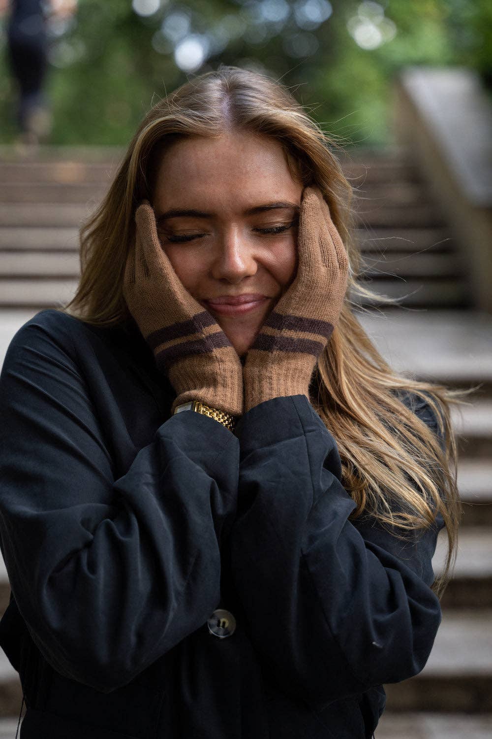 Knitted Stripe Gloves in Brown or Black