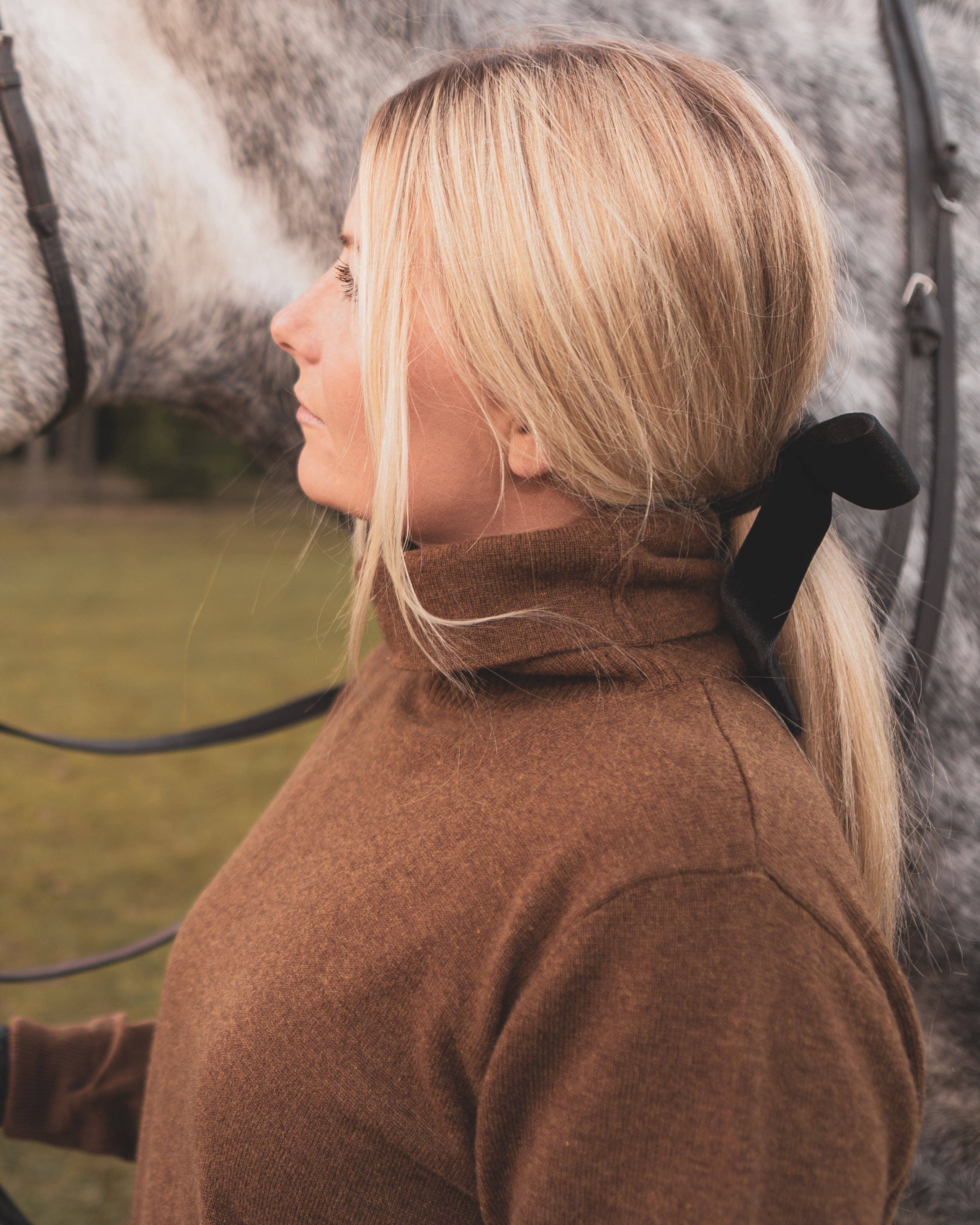 Bexhill Velvet Bow Ponytail Pin | Black